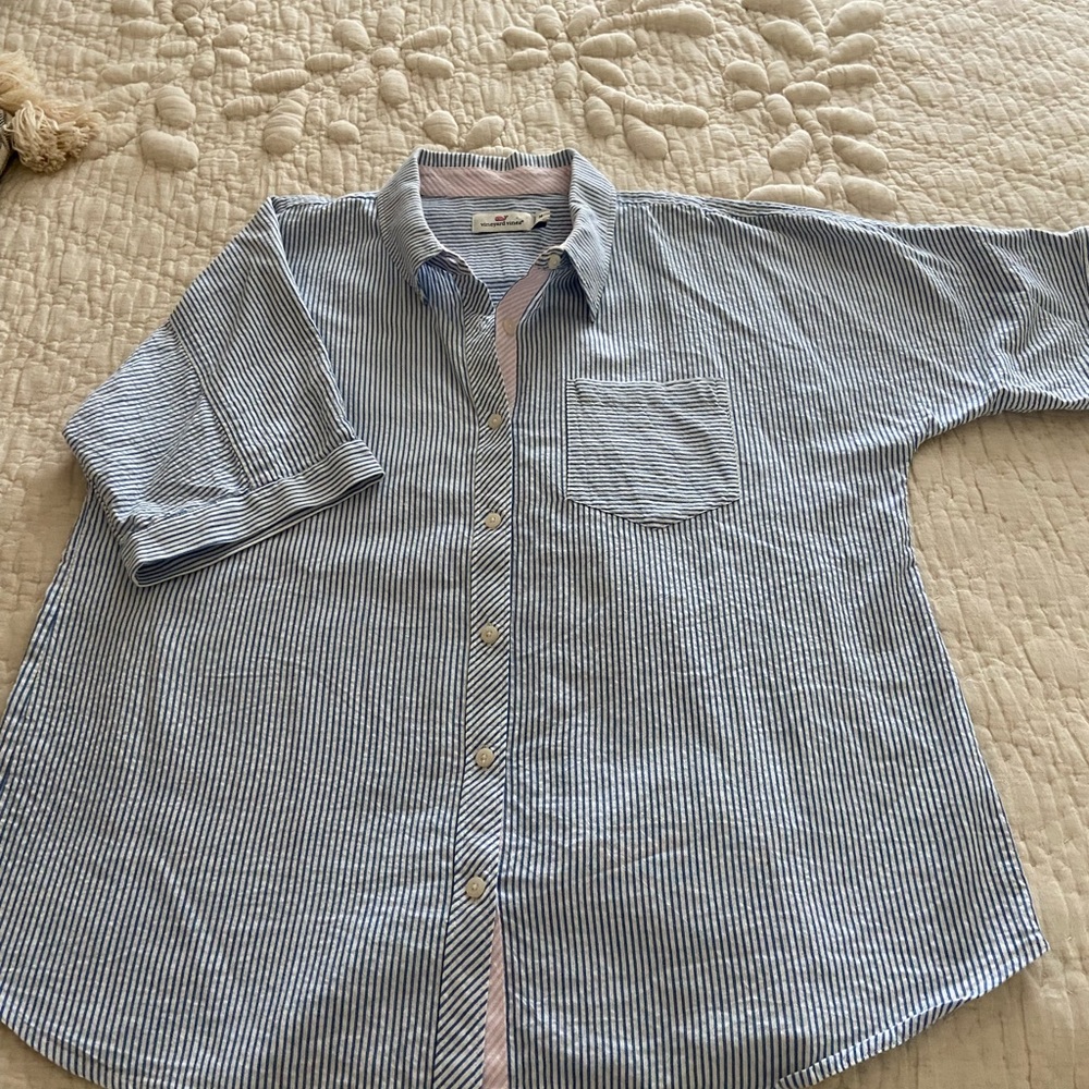 Vineyard vine shirt size medium